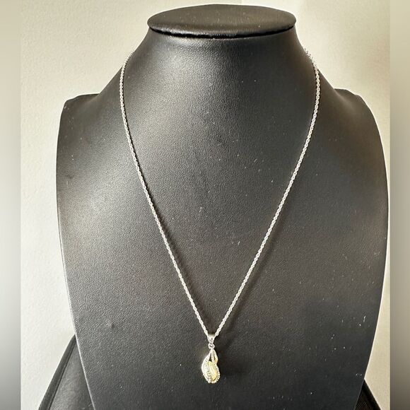 You get 2, 18kt GP, genuine black/white pearl earring and necklace double set!! - Picture 15 of 15